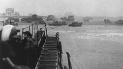 Commandos of 155 Brigade approaching Sword Beach opposite Ouistreham.